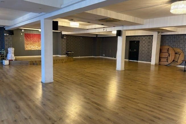 185 Park Ave, London to rent - Interior Photo - Image 3 of 11