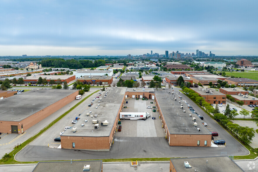 151 Brunel Rd, Mississauga, ON for rent - Building Photo - Image 3 of 4