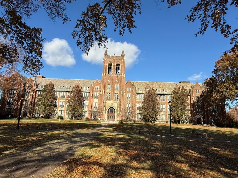Former Campus of Notre Dame College portfolio of 11 properties for sale on LoopNet.co.uk - Primary Photo - Image 1 of 19