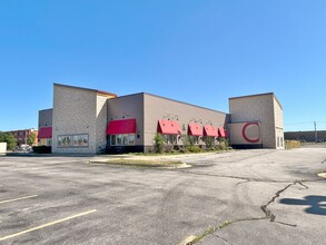 5702 NW Expressway, Oklahoma City, OK for rent Building Photo- Image 1 of 2