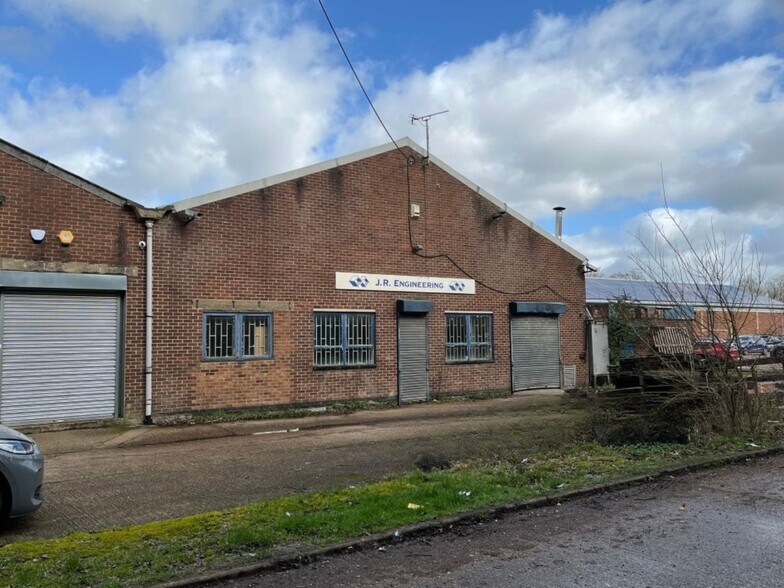 Harefield Road, Rickmansworth to rent - Building Photo - Image 1 of 1
