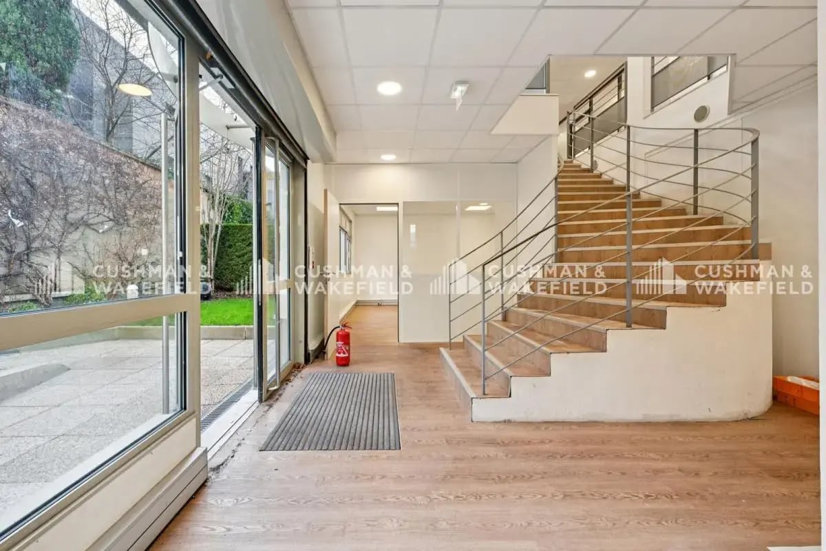 Office in Boulogne-Billancourt to rent Interior Photo- Image 1 of 7