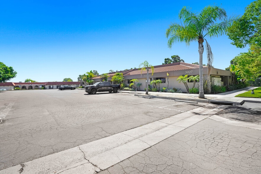 3907 Waring Rd, Oceanside, CA to rent - Building Photo - Image 2 of 7