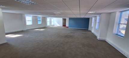 1 Market Av, Chichester to rent Interior Photo- Image 2 of 3