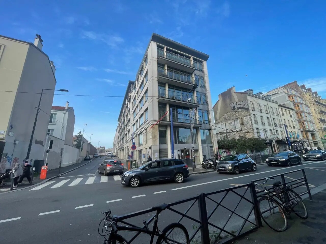 Office in Montreuil to rent Building Photo- Image 1 of 12