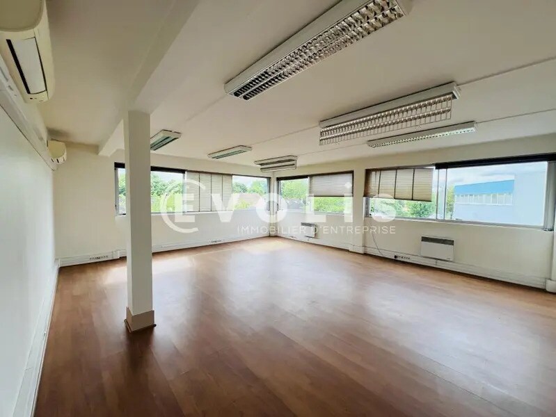 Office in Noisy-le-Grand to rent Interior Photo- Image 1 of 6