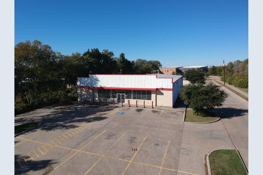 3921 S Buckner Blvd, Dallas, TX for rent - Building Photo - Image 1 of 4