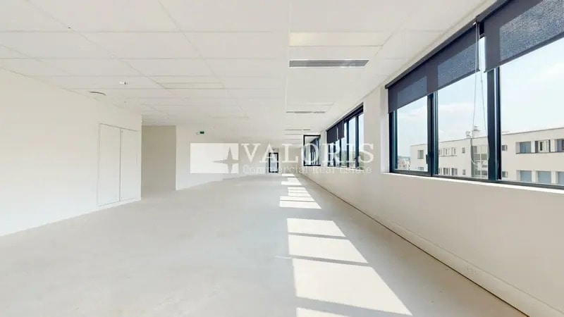4 Rue De Montribloud, Tassin-la-Demi-Lune for sale - Interior Photo - Image 3 of 8