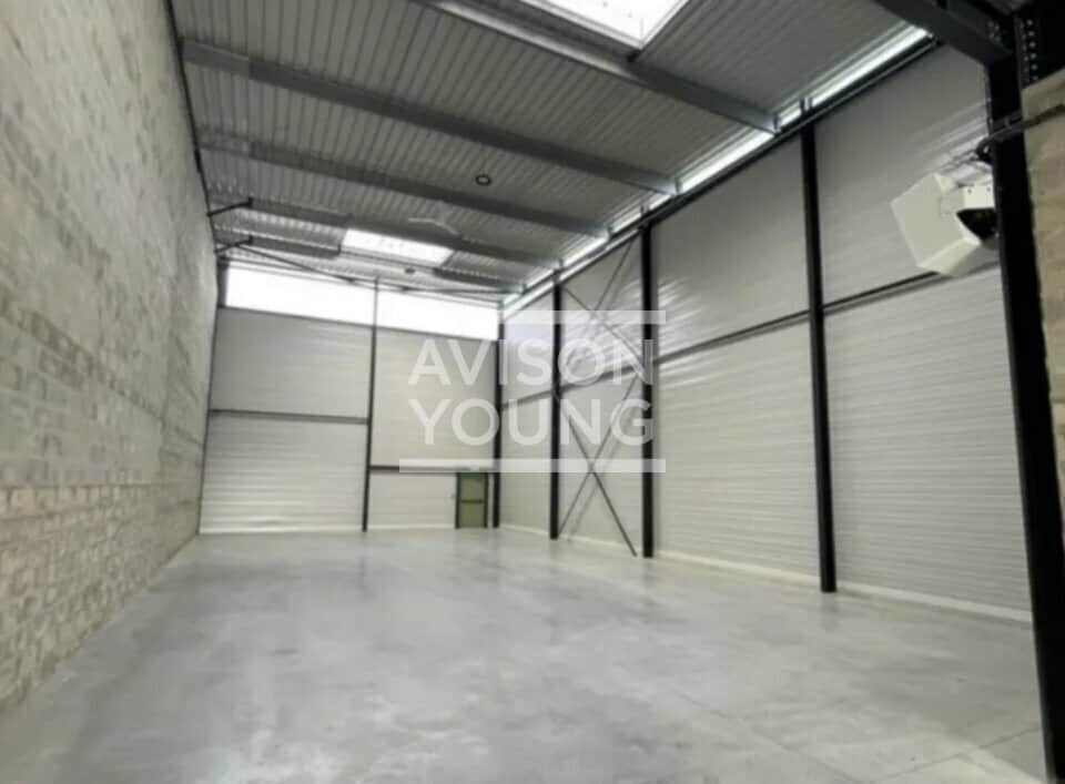 Industrial in Stains to rent Interior Photo- Image 1 of 5