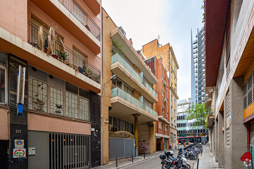 Carrer De Julián Romea, Barcelona, Barcelona for rent - Building Photo - Image 3 of 3