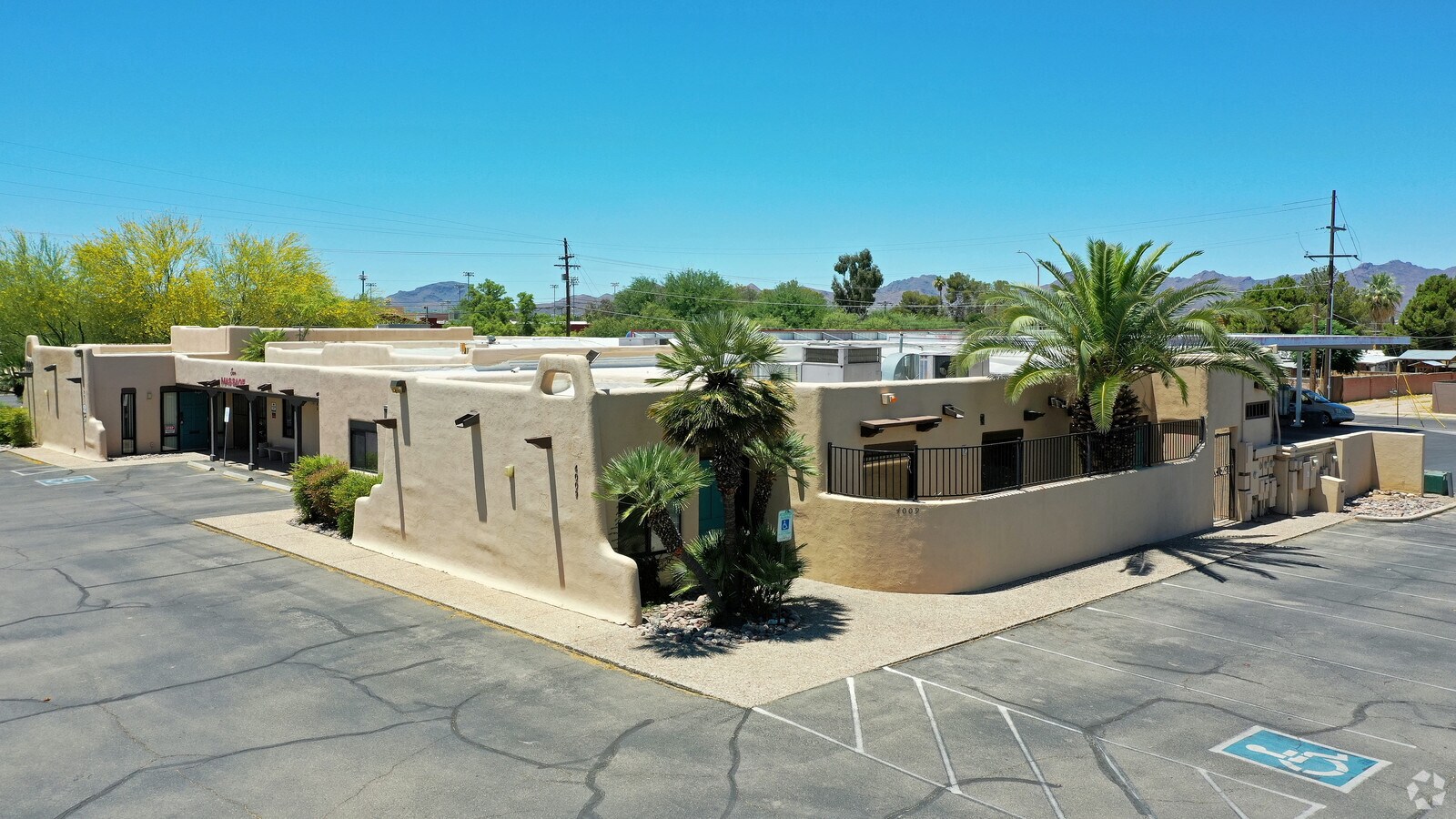 40034009 N Flowing Wells Rd, Tucson 85705 UK