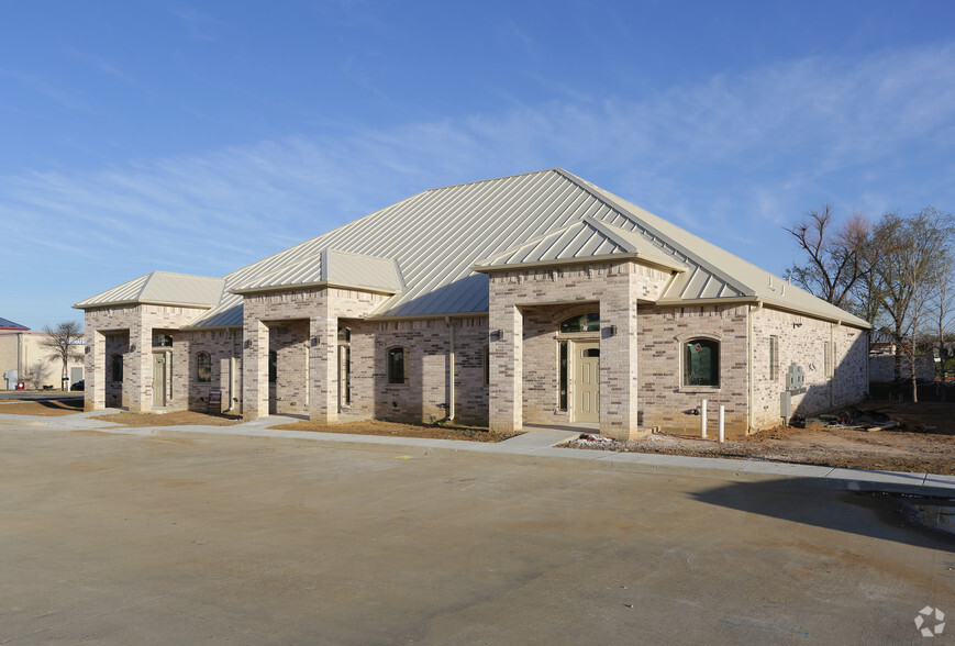 6140 Precinct Line Rd, Hurst, TX for rent - Building Photo - Image 3 of 5