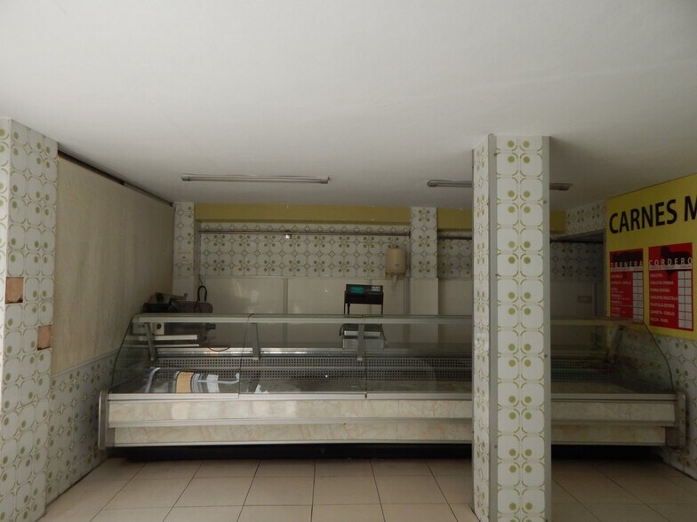 Retail in Ontinyent, Valencia to rent - Building Photo - Image 2 of 10