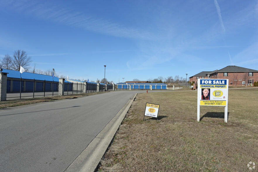 1001 Hardy Way, Sellersburg, IN for sale - Primary Photo - Image 1 of 1