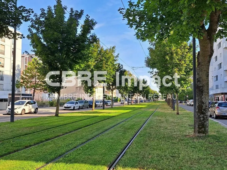 Location Commerce 165 m² - Photo 1