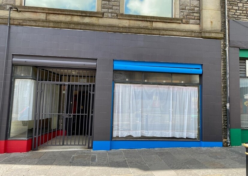 40-42 Hanbury Rd, Bargoed to rent - Building Photo - Image 2 of 6