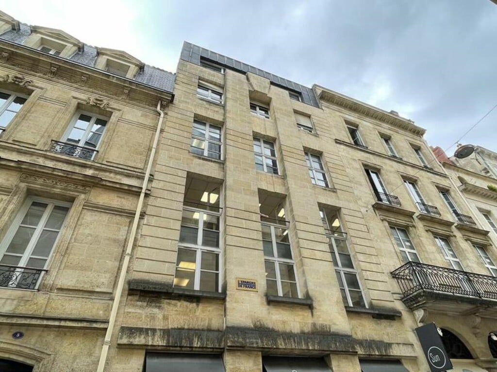 Location Bureaux 90 m² - Photo 1