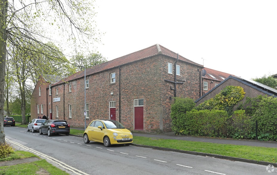 Lairgate, Beverley to rent - Building Photo - Image 2 of 9