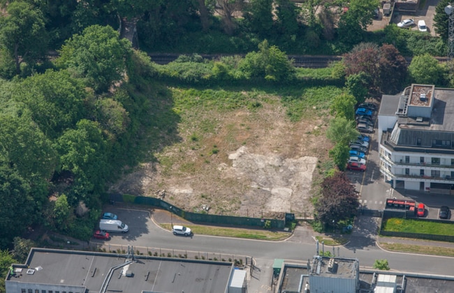 More details for 34 Burwash Rd, Crawley - Land to Rent