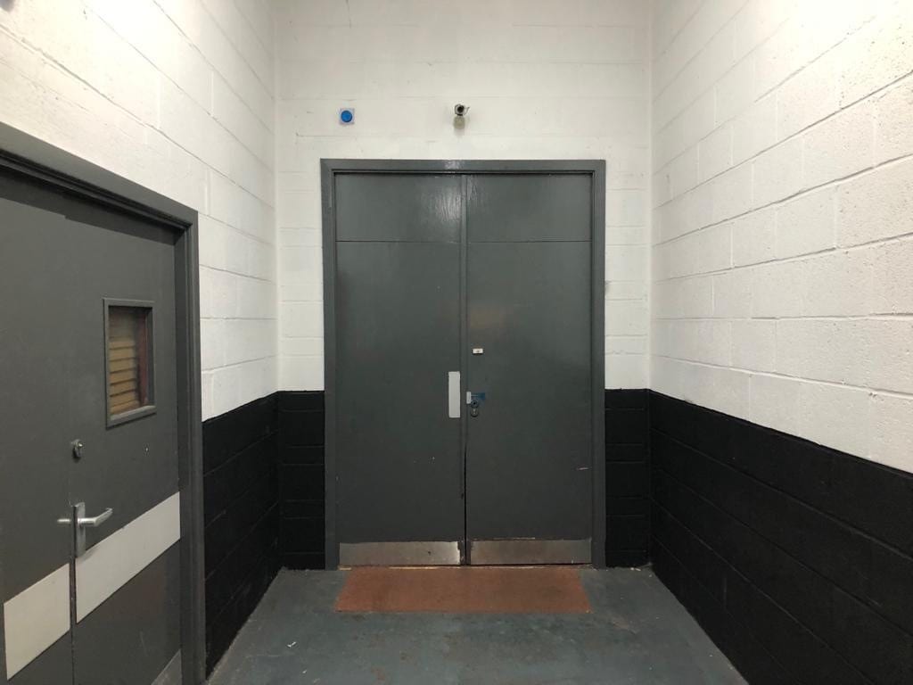 Huddersfield Rd, Oldham to rent Interior Photo- Image 1 of 1