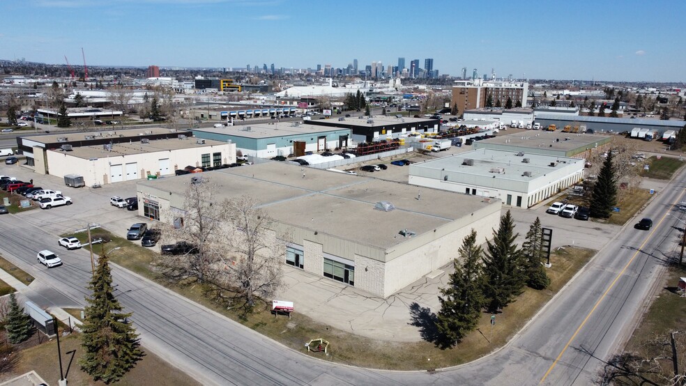 6423 Burbank Rd SE, Calgary, AB for sale - Building Photo - Image 3 of 7