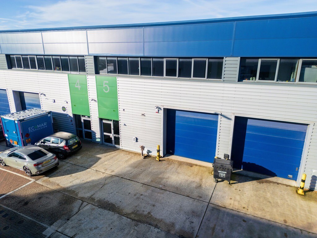 3-6 Goulds Close, Milton Keynes to rent Building Photo- Image 1 of 4