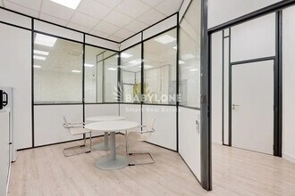 107-113 Rue Victor Hugo, Levallois-Perret for sale Interior Photo- Image 2 of 24