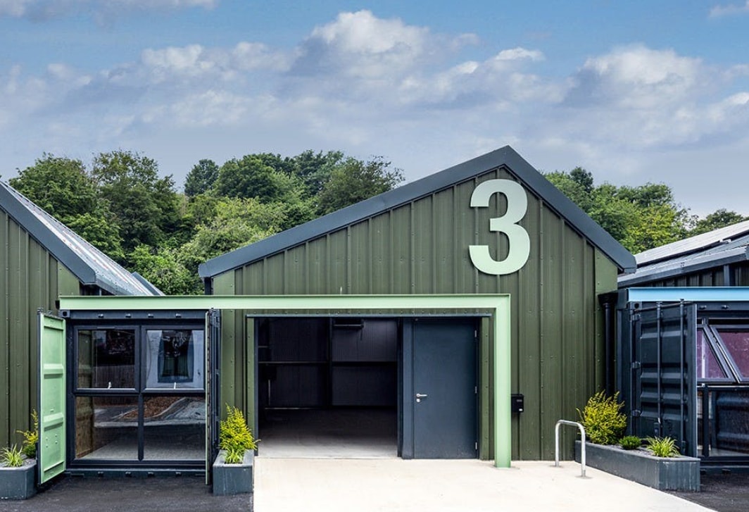 Bellfield Rd, High Wycombe to rent Building Photo- Image 1 of 3