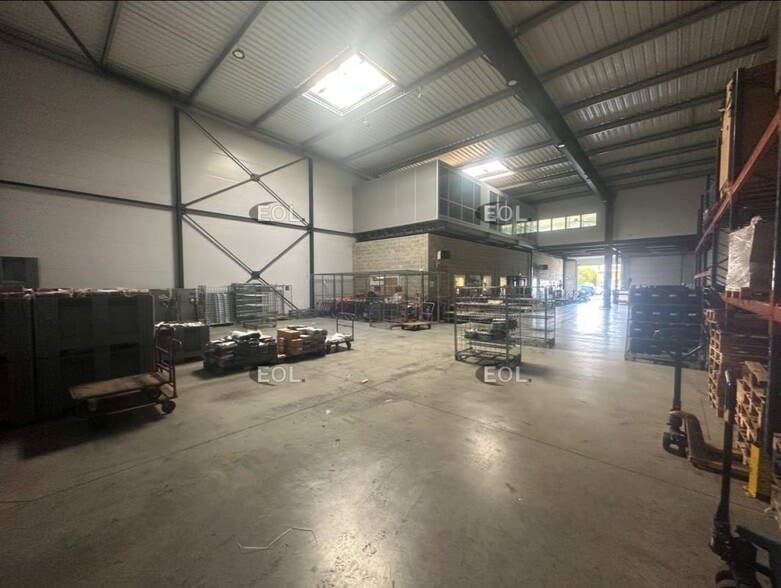 Light Industrial in Collégien to rent - Building Photo - Image 3 of 9