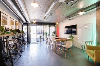 14 Triangle Rd, London to rent Interior Photo- Image 2 of 6