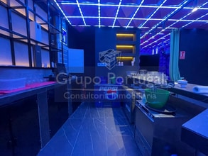 Retail in Madrid, Madrid to rent Interior Photo- Image 2 of 8