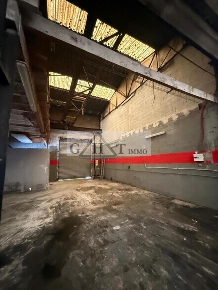 Industrial in Fontenay-Trésigny to rent - Interior Photo - Image 2 of 5
