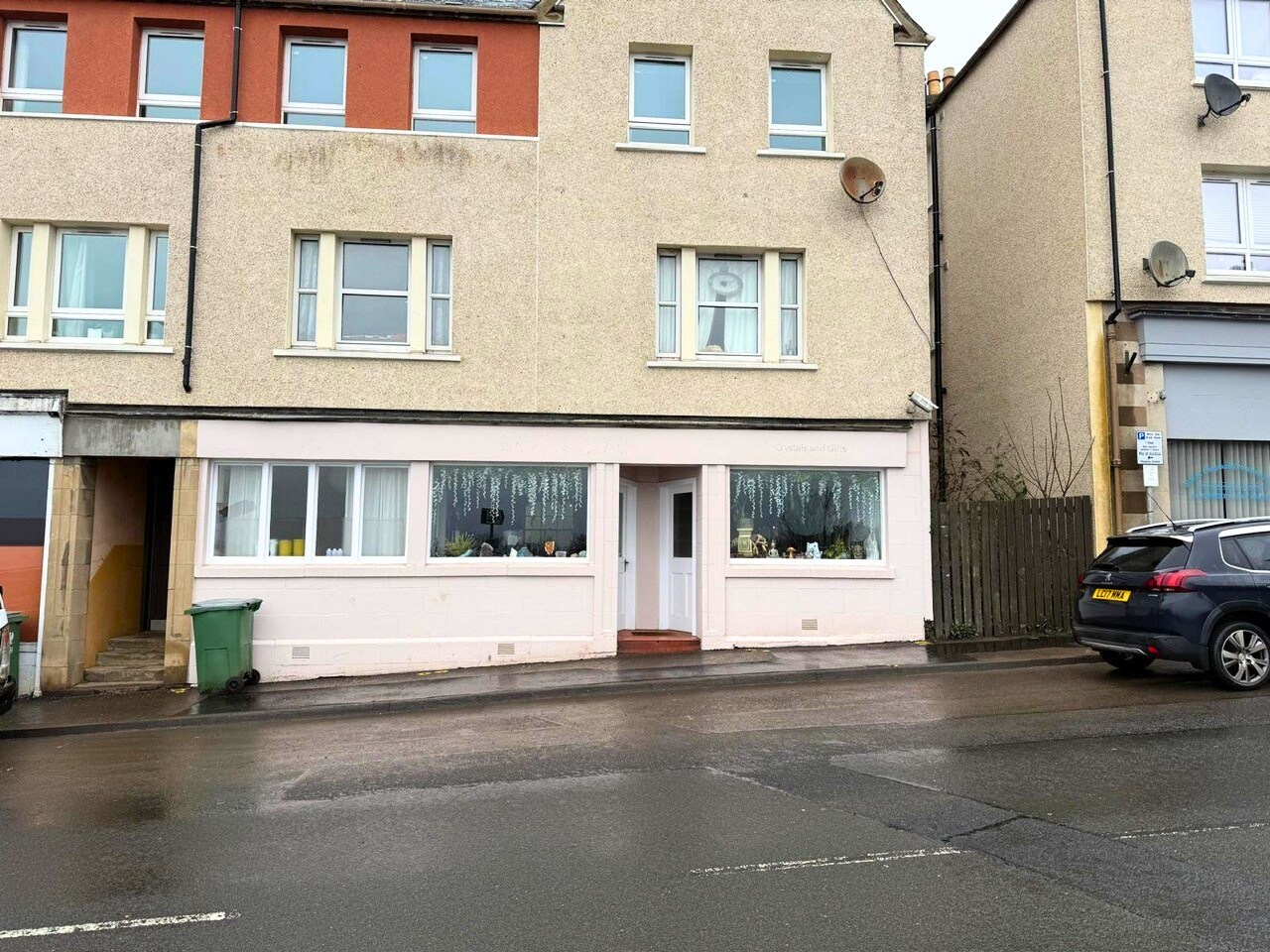 48-50 East High St, Crieff to rent Building Photo- Image 1 of 2