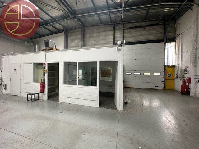 Industrial in Toulouse to rent - Interior Photo - Image 2 of 7