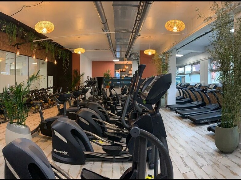 4 Ter Rue Diderot, Suresnes for sale - Building Photo - Image 3 of 6