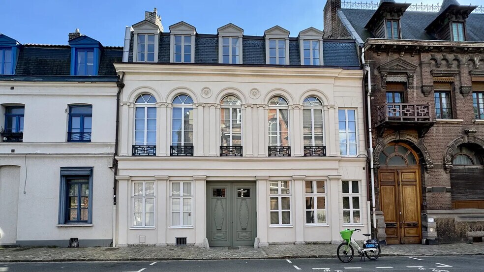 Office in Lille to rent - Building Photo - Image 1 of 9