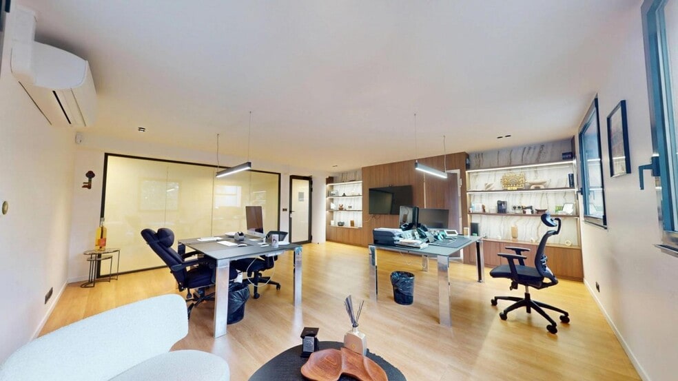 Office in Saint-Maurice for sale - Building Photo - Image 2 of 25