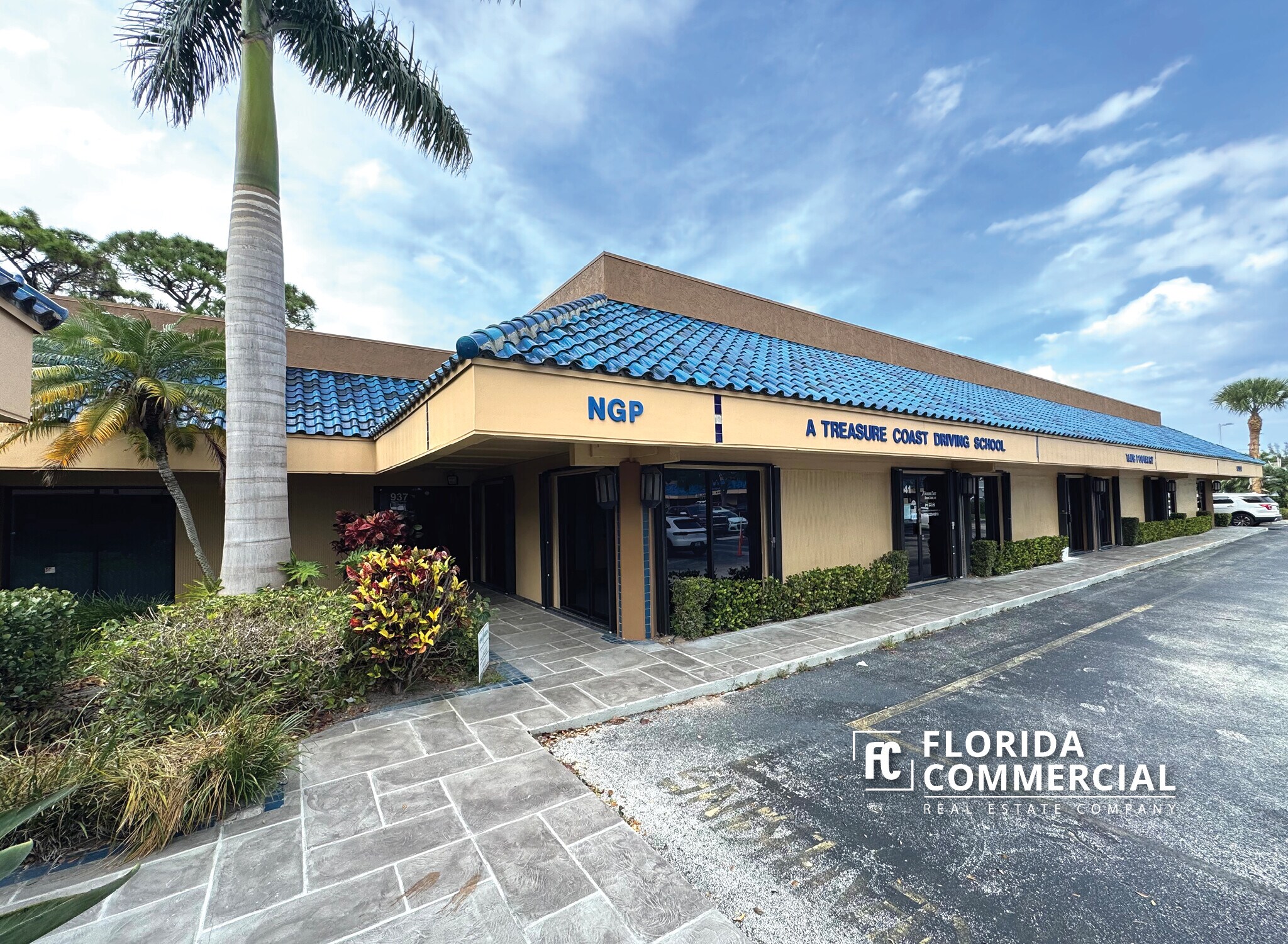 907-943 SE Central Pky, Stuart, FL to rent Building Photo- Image 1 of 10
