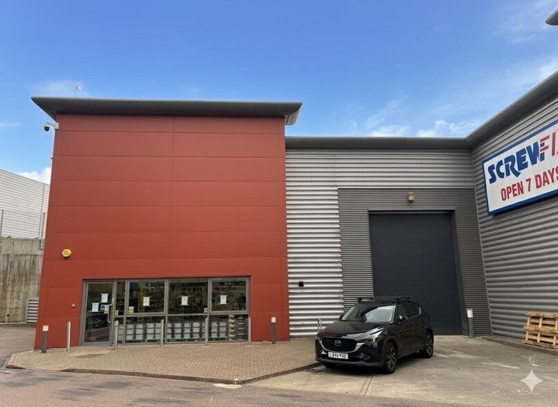 Surrey Canal Rd, London to rent - Building Photo - Image 2 of 6