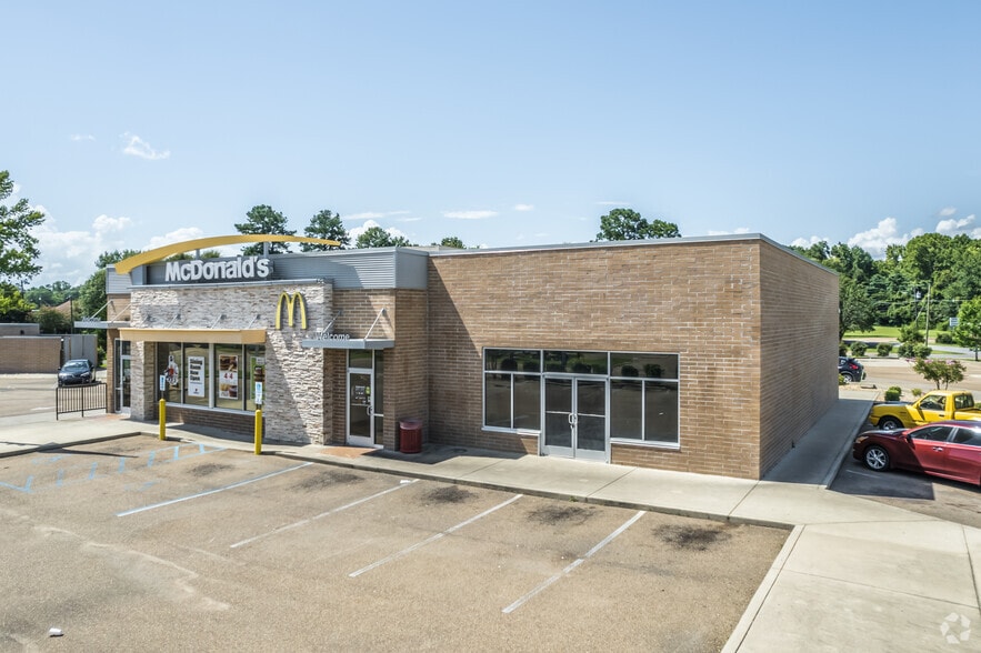 140 W Broad St, Monticello, MS for sale - Building Photo - Image 1 of 1