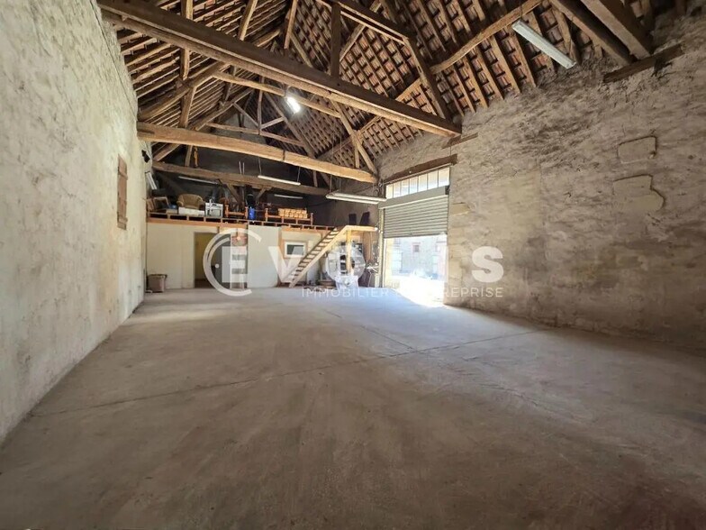 Light Industrial in Wissous to rent - Interior Photo - Image 3 of 18