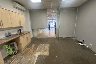 23 Station Rd, Burgess Hill to rent Interior Photo- Image 2 of 2