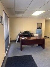 8546 Broadway St, San Antonio, TX to rent Interior Photo- Image 2 of 8