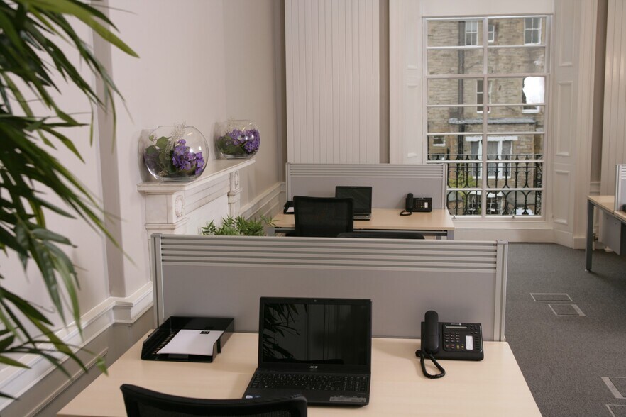 23 Melville St, Edinburgh to rent - Interior Photo - Image 2 of 5