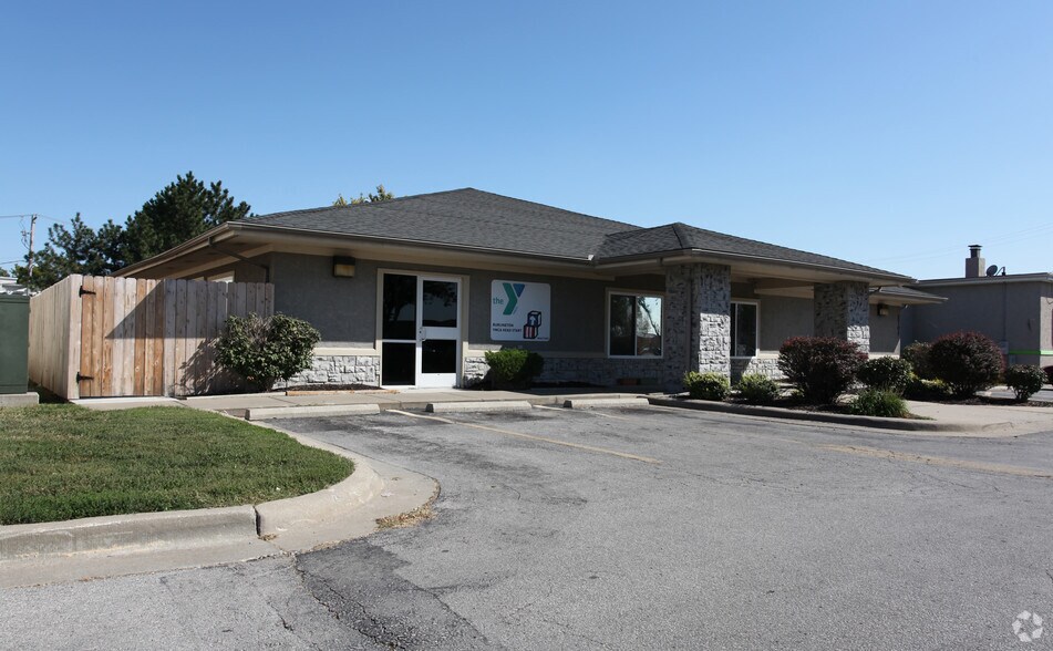 2701 Burlington St, Kansas City 64116 Retail for Rent UK