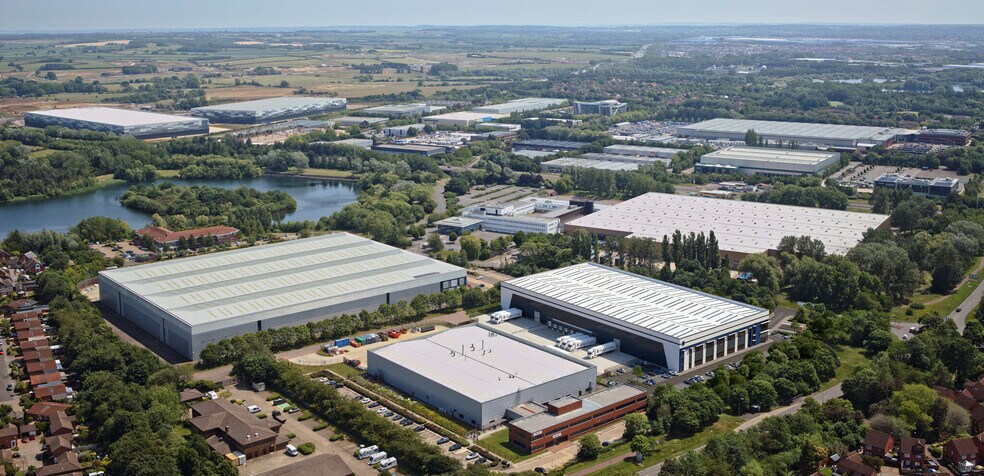 45 Yeomans Dr, Milton Keynes to rent - Building Photo - Image 3 of 7