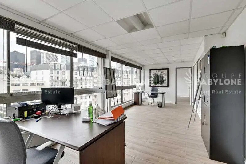 Office in Puteaux to rent Interior Photo- Image 1 of 9
