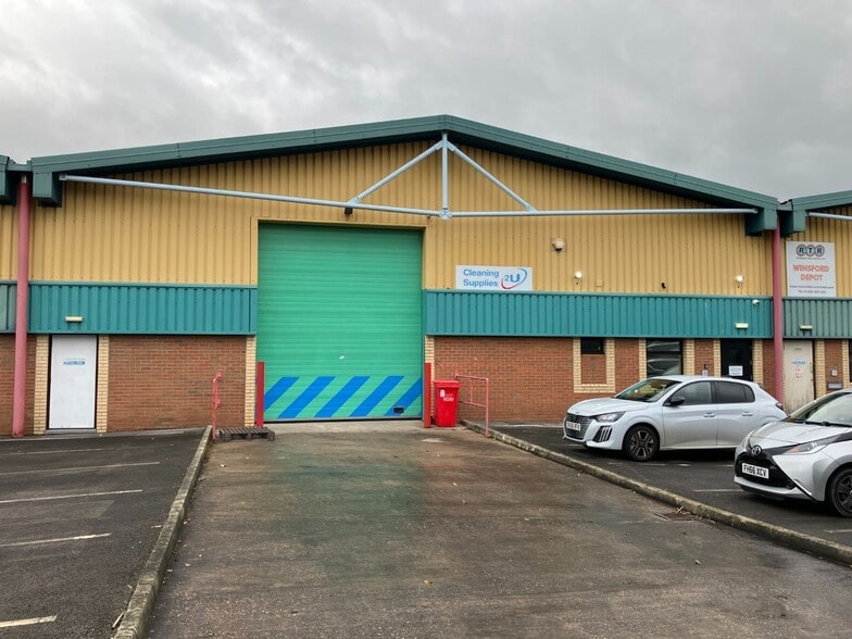 Road One, Winsford to rent - Building Photo - Image 2 of 10