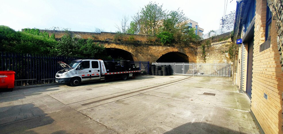 Tent St, London for rent - Building Photo - Image 3 of 19