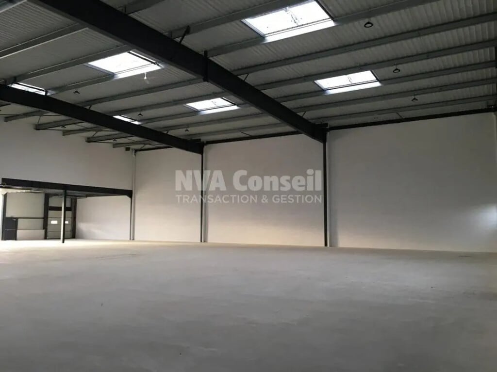Vente Entrepôt 1 000 m² - Photo 1